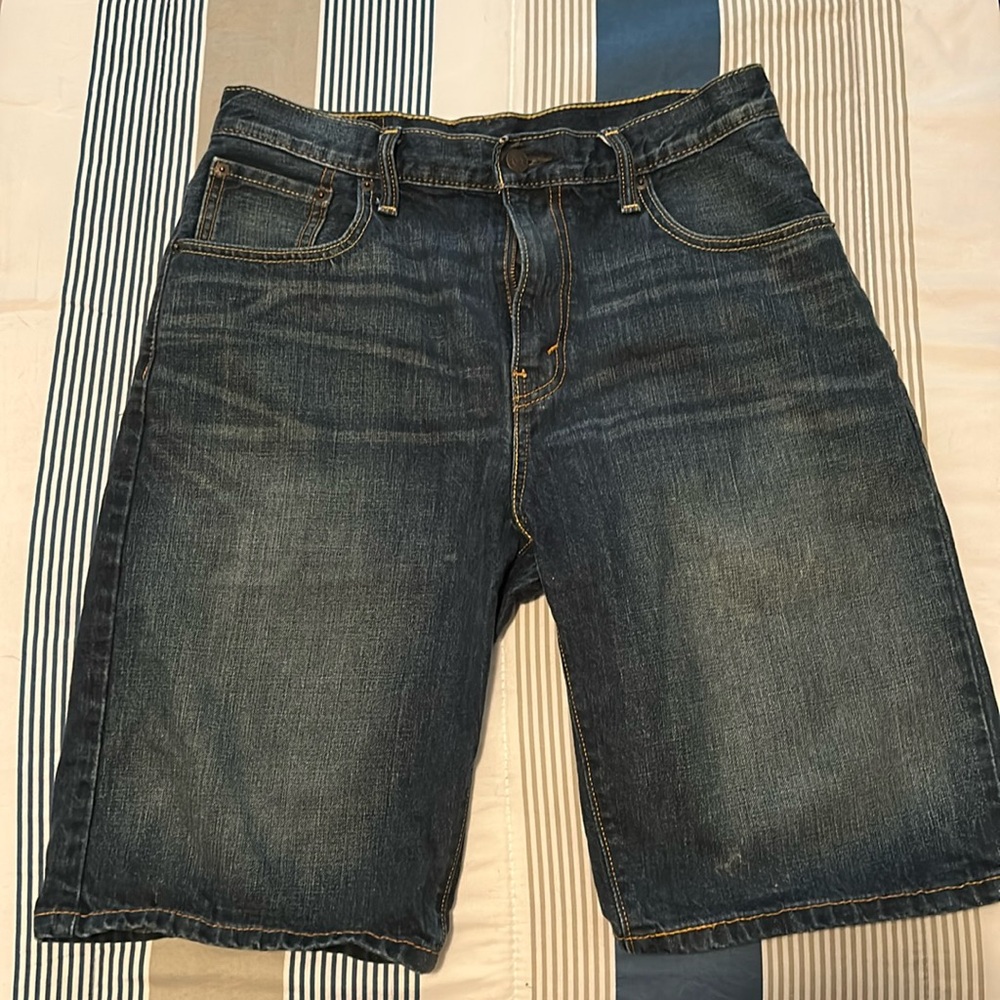 Levi Strauss loose straight men’s shorts.